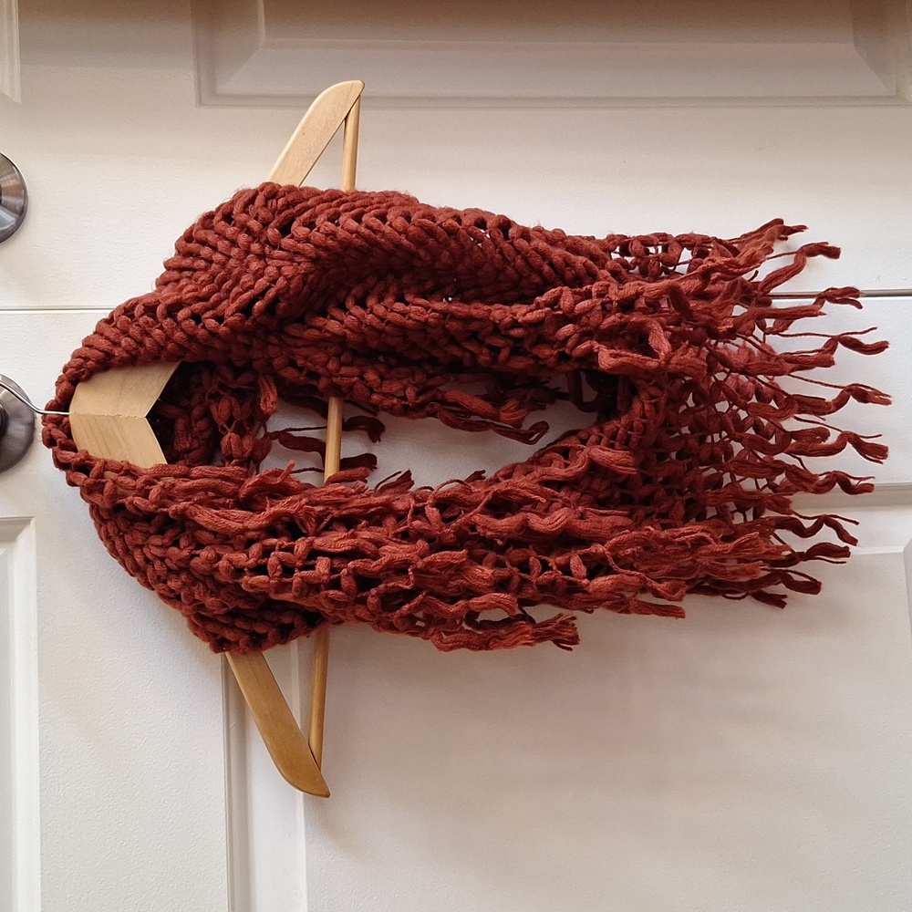 Warm Infinity scarf With Fringe